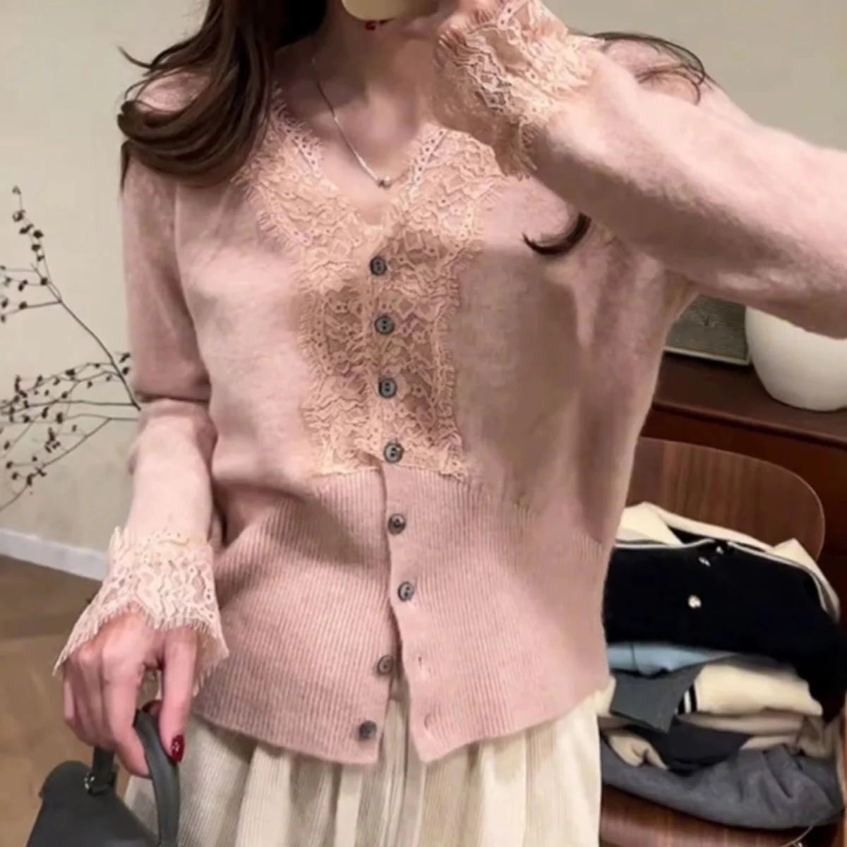 Cardigan in Maglia con Inserti in Pizzo